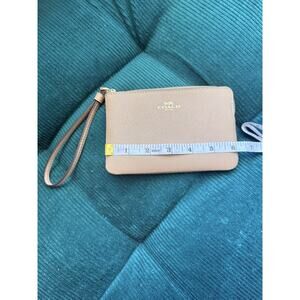 Coach Solid Taupe Crossgrain Leather Corner Zip Small Wristlet New Without Tags
